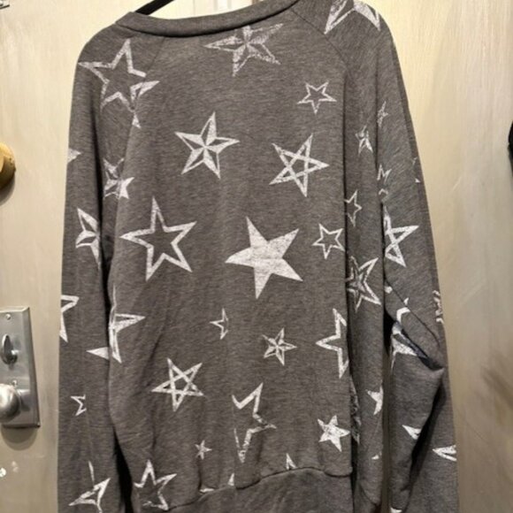 Grey & White Star Raglan Sweatshirt - NWOT - Picture 15 of 16